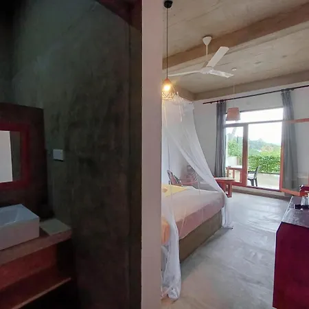 The Traveller Kandy Room photo